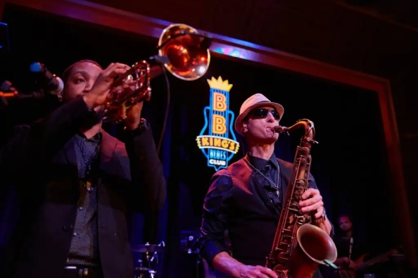 B_B_King's_All_Star_Band.jpg